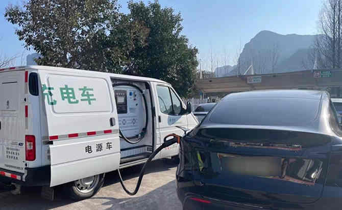 泸西汽车搭电